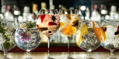 GIN (Fri)DAY / Terrace Moscova
