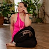 Logotipo de Yoga Flow with Lisa Mo