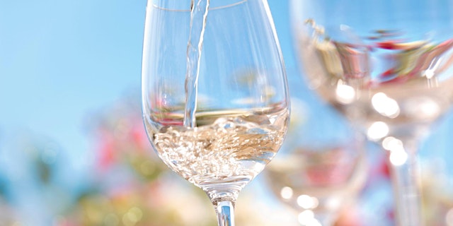 Image principale de Spring Fling! Your new favorite Whites