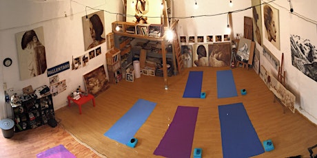 Immagine principale di Yoga in the artist studio 