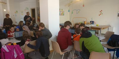 Copia di CoderDojo - Imparare e divertirsi con il coding dai 7 ai 15 anni Copia di CoderDojo - Imparare e divertirsi con il coding dai 7 ai 15 anni