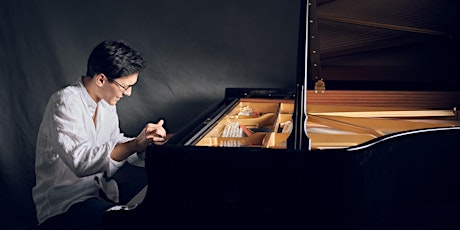 Jubiläumskonzert: "Referenzen" - Ein Klavierabend mit  Nuron Mukumi primary image