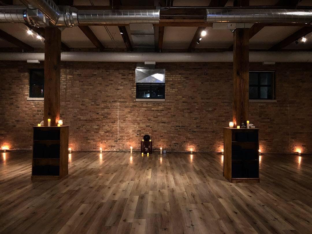 CANDLELIGHT YOGA - 60 MIN