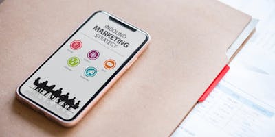 FDA - Strumenti e strategie di digital marketing per le PMI FDA - Strumenti e strategie di digital marketing per le PMI