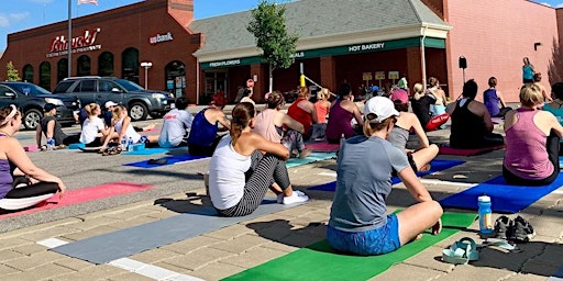 Primaire afbeelding van Free Morning Yoga at Schnucks Crestwood