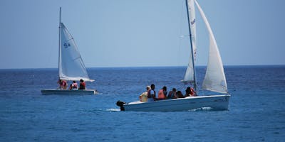 Corso di vela per adulti e ragazzi (min. 16 anni) Corso di vela per adulti e ragazzi (min. 16 anni)