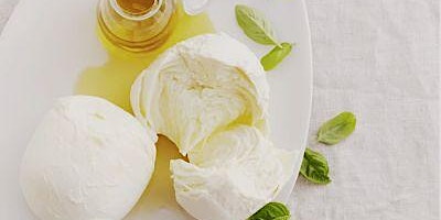 Imagen principal de In-person class: Fresh Mozzarella and Ricotta Cheese (San Diego)