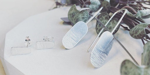 Immagine principale di Make a pair of Sterling Silver Earrings -Silversmithing Workshop. 
