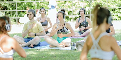 Primaire afbeelding van Flow to the Beat (Family-Friendly Yoga) in Shillington Gardens