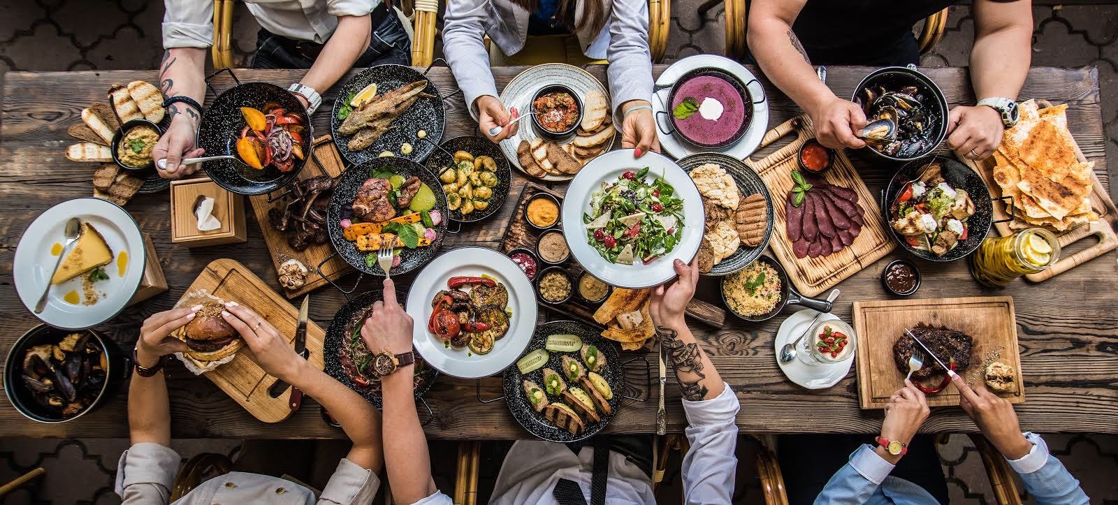 SHARING PLATE TOUR durch Frankfurt