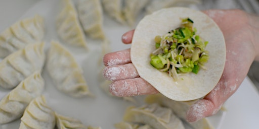 Image principale de Father’s Day Parent & Kids Dumpling Making Class @ Townhall Social Eatery