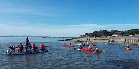 Immagine principale di Children's Afternoon Kayaking and Mega SUP Session for 7 to 11 year olds 