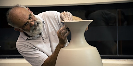 Imagen principal de POTTERY WORKSHOP - Making Big 'Coil-and-Throw' Pots with Bela Kotai