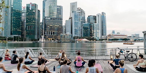 Imagen principal de Yoga for a Change at Marina Bay (Singapore River Cruise)