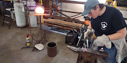 Forging a blacksmith's knife  primärbild