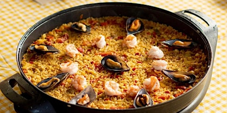 Imagen principal de Clases de cocina española: taller de paella mediterránea
