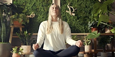 Imagen principal de June Evening Yoga + Meditation at the Boutique: LiveTrends + CFPY