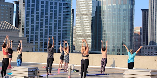 Hauptbild für Rooftop Yoga with Sunset Dinner