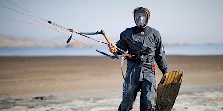 Primaire afbeelding van Kitesurfing a poisonous lake in Tanzania, a photo presentation.