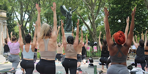 Yoga Block Party @ McGolrick Park  primärbild