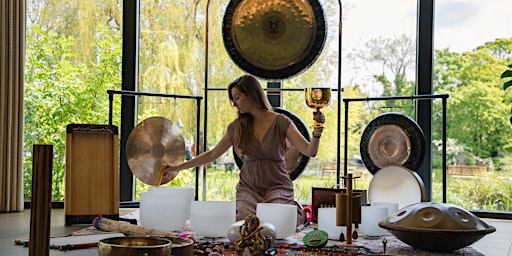 Imagem principal de Qi Gong & Sound Bath Evening Retreat