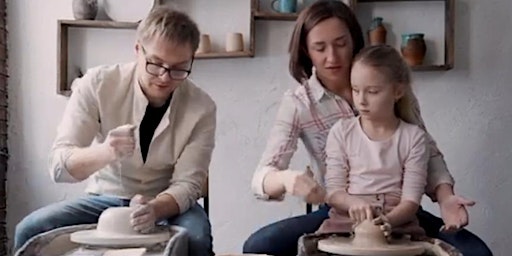 Imagen principal de Private Make-a-Mug on a Pottery wheel for families with Solis