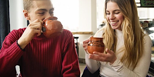 Immagine principale di Make-a-Mug on a Pottery wheel for couples with Kelsey 