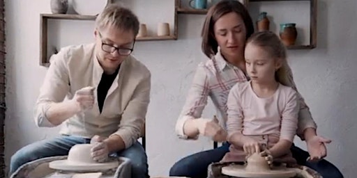 Imagem principal de Private Make-a-Mug on a Pottery wheel for families