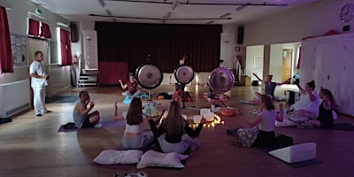 Hauptbild für Sound Bath with Gongs and Singing Bowls- 15 May 2024
