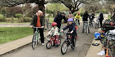 Family+Bike+Club+at++Hartington+park