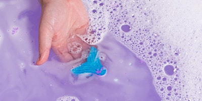 Planes y talleres en Bilbao: Taller de burbuja de baño Mermaid Tail  primärbild