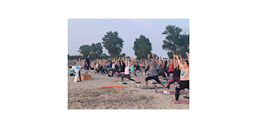 Summer Yoga on the Beach  primärbild