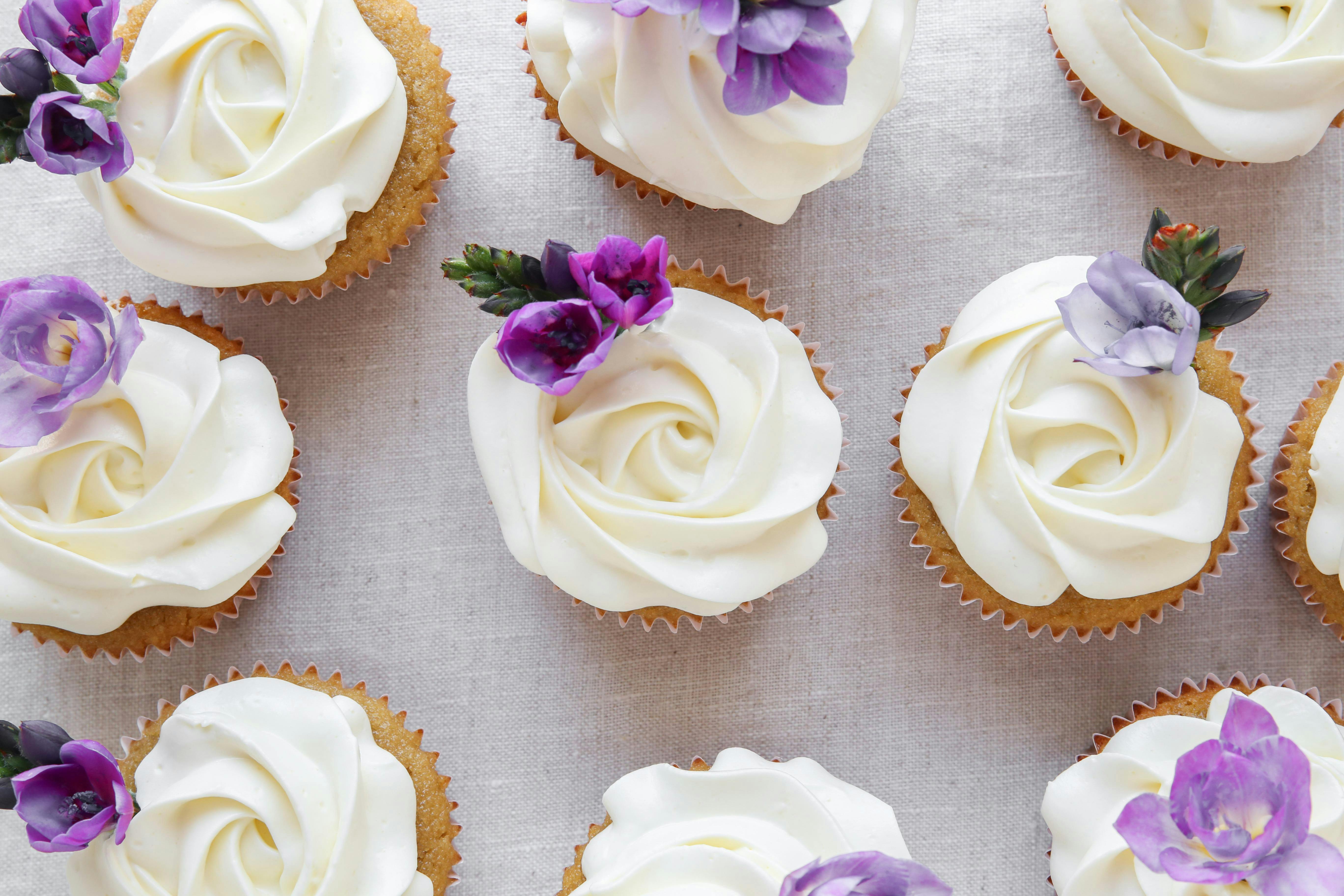 Edible Flower Cupcake Decorating 16 Feb 2019