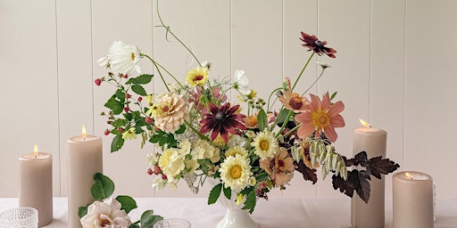 Imagem principal de Beers & Blooms - Flower Arranging Workshop