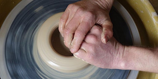 Hauptbild für Pottery - wheel throwing taster session