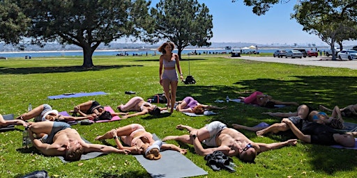Imagem principal do evento Outdoor Yoga at Crown Point Park
