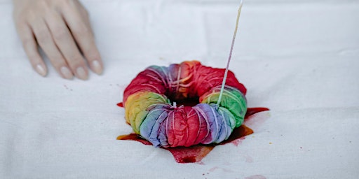 Immagine principale di Caerleon Tie Dye Workshop Ages 10+ / Caerleon Gweithdy Tie-die Oed 10+ 