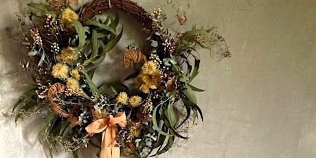 Make a beautiful natural festive wreath primary image