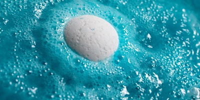 Imagen principal de Planes en Madrid: Crea tu propia bomba de baño en Lush Gran Plaza.