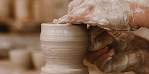 Imagem principal de Your Way With Clay - Pottery Class by Classpop!™
