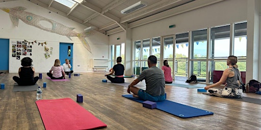 Hauptbild für Sunday Morning Yoga - Leaside Trust