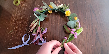 Woven crown garland (Mudgee Library ages 6-8) primary image