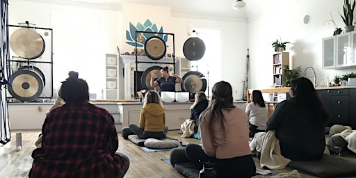 Imagem principal de Sacred Sound Alchemy: Gong and Singing Bowl Sound Bath