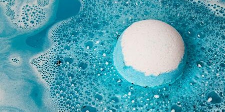 Immagine principale di Planes en Sevilla: Crea tu propia bomba de baño en Lush Sevilla. 