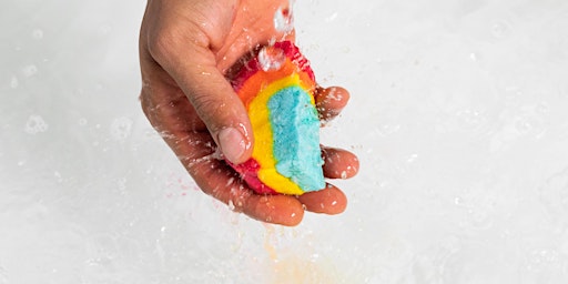 Imagen principal de Planes con niños en Madrid: Crea tu propia burbuja de baño en Lush Vaguada