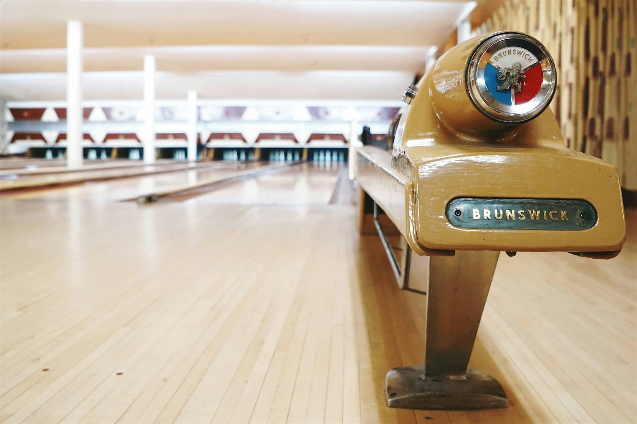 Singles Pizza & Bowling Night at Plaza Bowl - Ages 25+