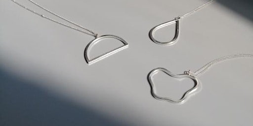 Imagem principal do evento Make a Minimalist Silver Pendant and Earrings with Will Sharp
