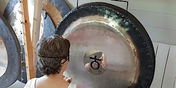 Immagine principale di OLD SCHOOL YOGA STUDIO SUA [CV37] **AFTERNOON ** GONG BATH ||SOUND BATH 