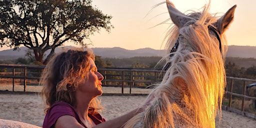 Equine Embodiment: empowerment through horses, drumming, dance and Song  primärbild