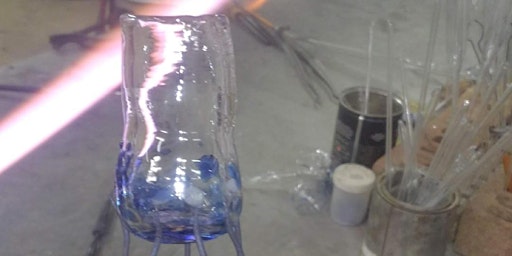 Hauptbild für Introduction to glass blowing at Grandview Vineyard